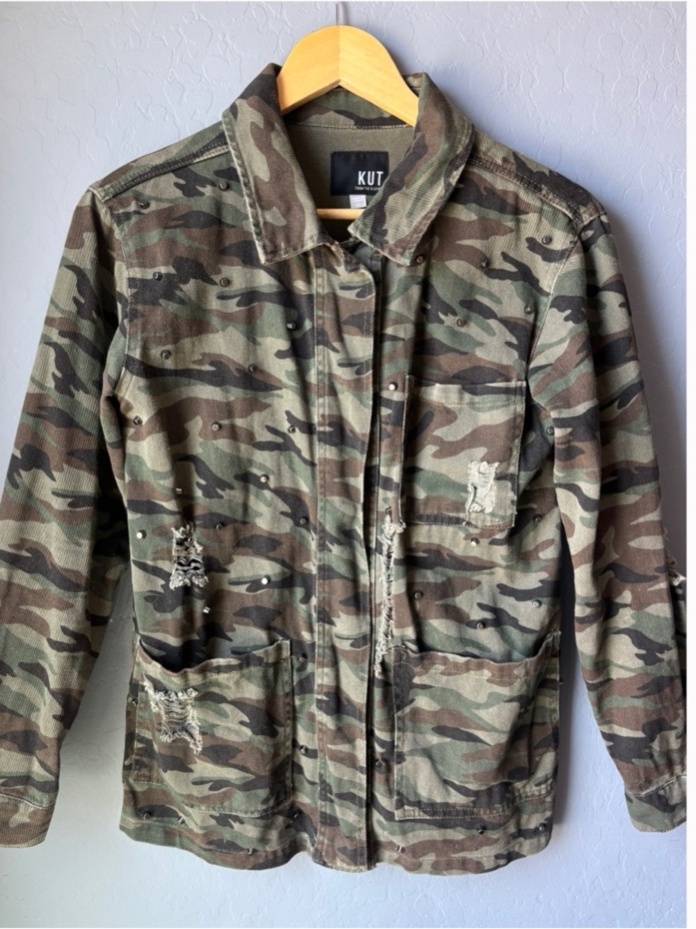 Kut from the Kloth Camo Studded Army Military Jacket Womens XS Grunge Distressed